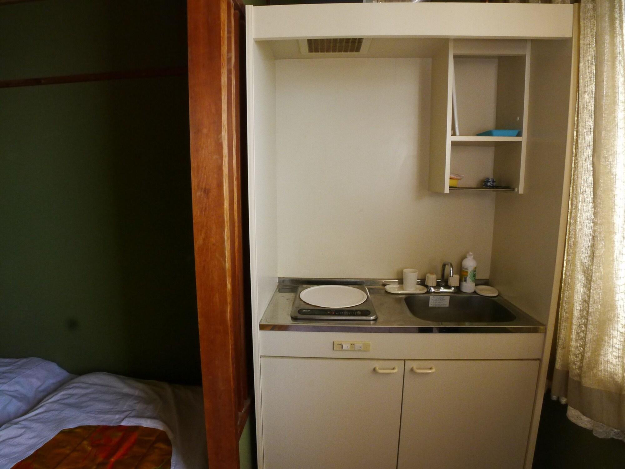 Shin Makomo Ryokan 2*