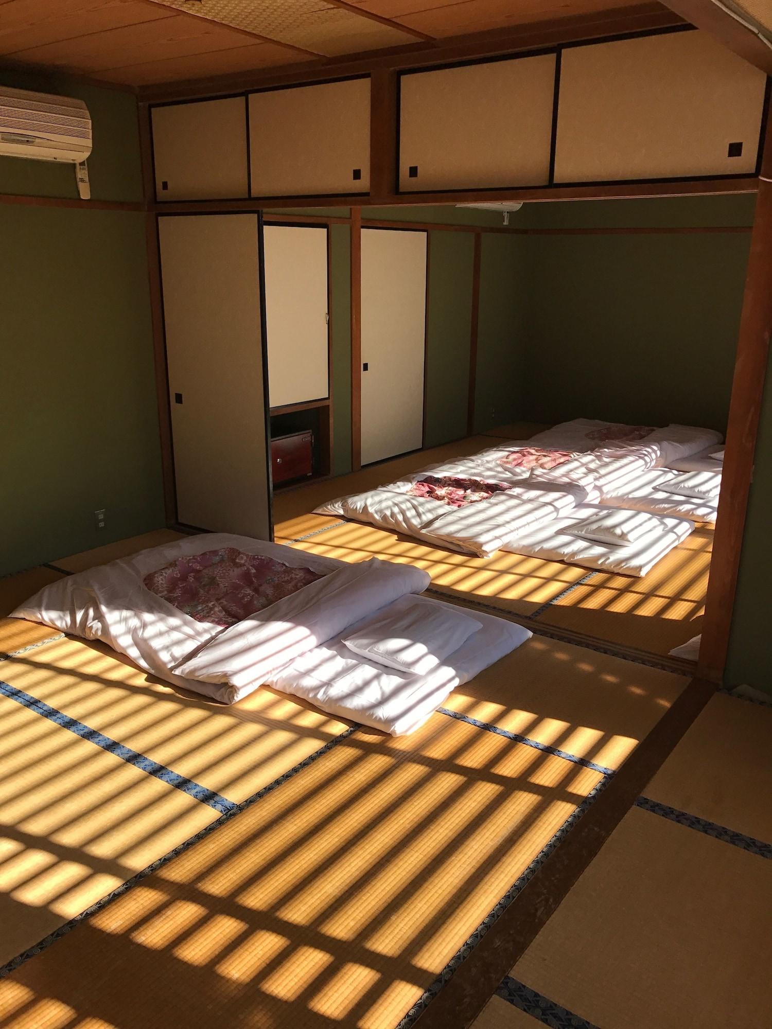 Shin Makomo Ryokan